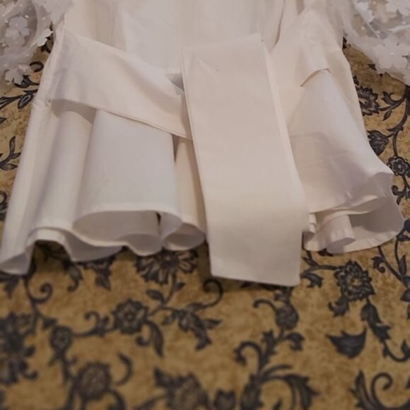 BLOUSE - SHEIN. WHITE WITH PUFFY SLEEEVE . BRAND NEW. SIZE L - Picture 3 of 9